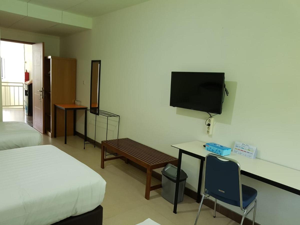 Hotel Larensia لابوان باجو الغرفة الصورة